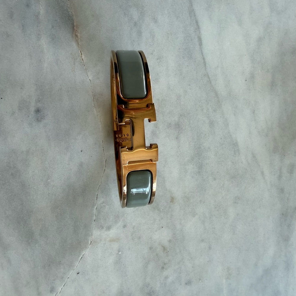 Hermès Clic Clac H PM Grey Enamel Rose Gold Hardware Bracelet Authentic Like New - Picture 5 of 9